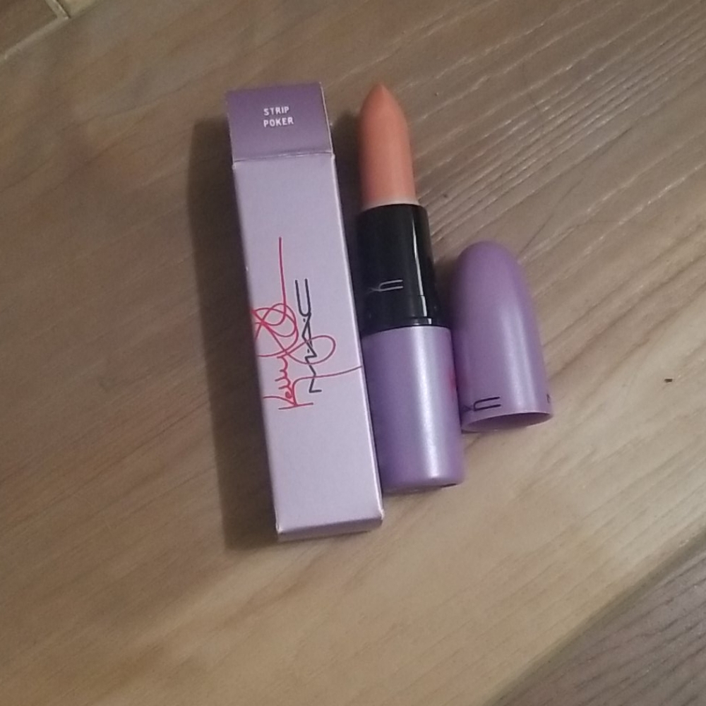 Mac Kelly Osbourne strip poker